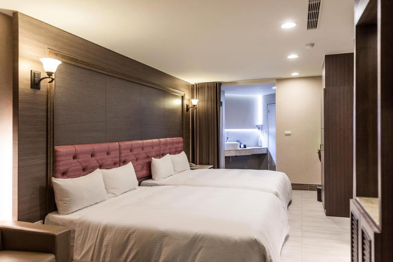 Maple Hotel Second Branch Tainan Exteriör bild